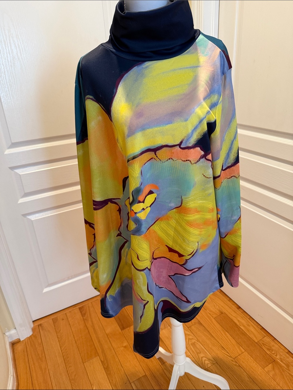 Just Fashion Now Women's Abstract Art Print Turtleneck Tunic in Yellow Multi